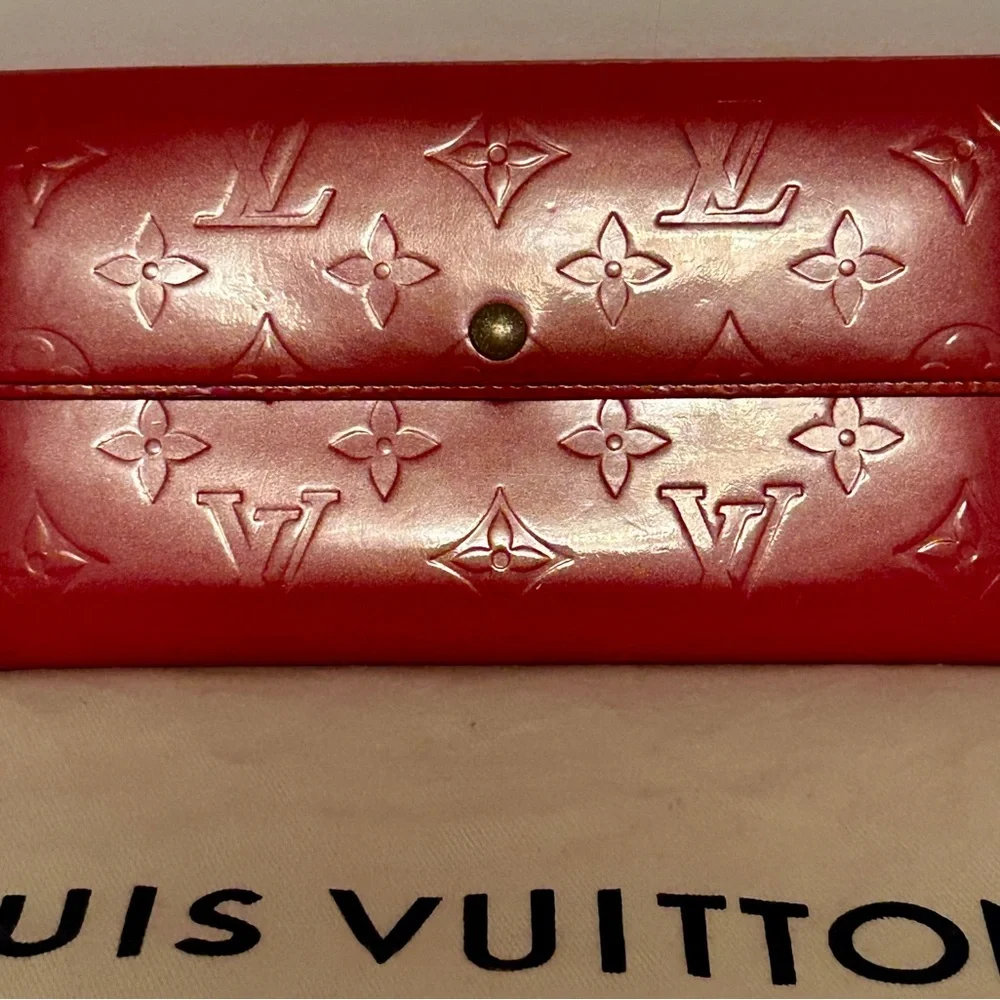 Louis Vuitton Sarah Wallet in Monogram Vernis leather. Authentic and Vintage - Picture 2 of 12